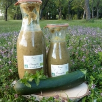 Soupe froide de courgette à la menthe fraîche:  bocal consigné