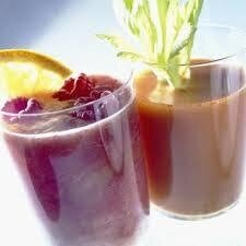 Jus de légumes et fruits frais (carottes, betteraves, pommes)