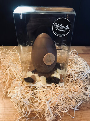 Oeuf joyeuses pâques lait