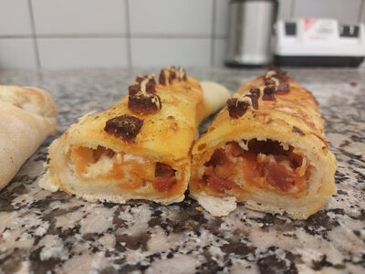 Pain fourré : chorizo, emmental (sous vide)