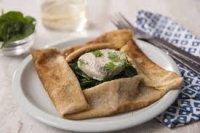 2 galettes de sarrasin épinards chèvre et noix