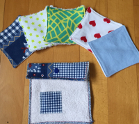 Set lingettes et pochettes motifs divers