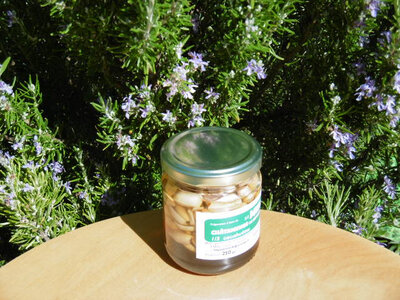 Miel de châtaignier et cacahuètes