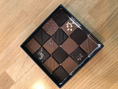 Ballotin de 16 chocolats