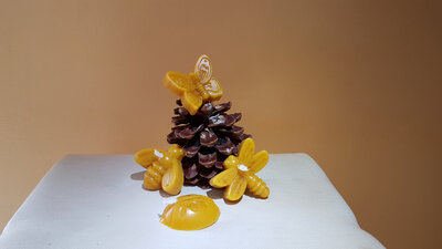 Bougie 100 % cire jaune de nos abeil