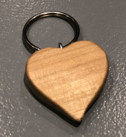 Porte-clés cœur en merisier