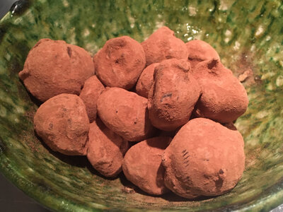 Truffes 'croustifondantes' à la fève de tonka