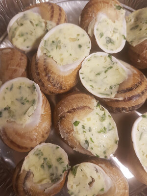 Escargots en coquille farcis à la b