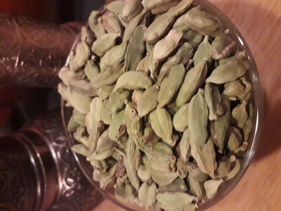 Cardamome entier