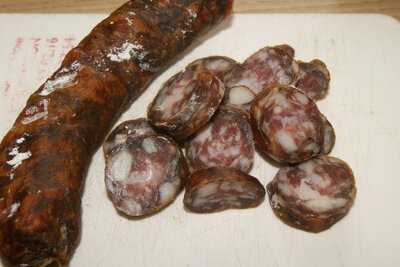 X/saucisse fumée sèche tranchée