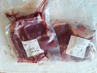 Côtes de veau rosé. plein air.