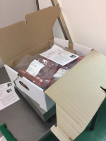 Box 'rouge carmin' 100 % grillade