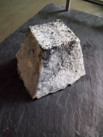 Pyramide cendrée demi-sec