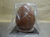 Oeuf en chocolat au lait garni