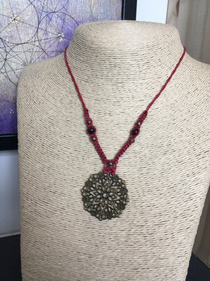 Pendentif grenat
