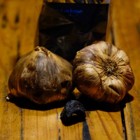 Ail noir brut 3têtes