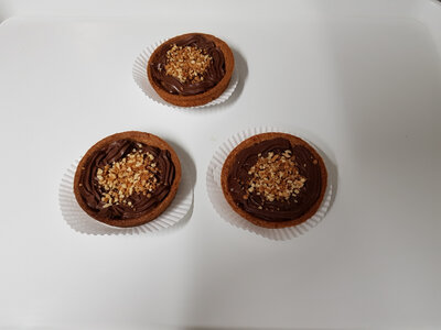 Tartelette  chocolat  noir noisettes