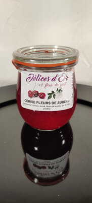 Cerise et fleurs de sureau