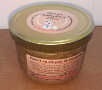 Poulet au vin de bucey et trompettes