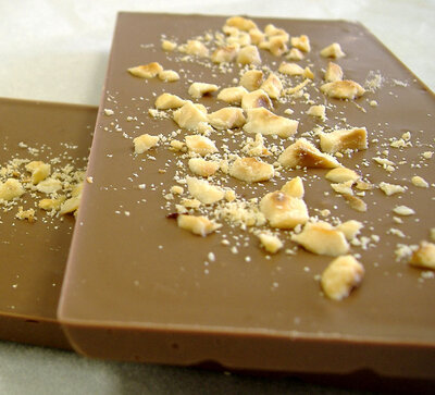 Tablette chocolat lait et éclats de noisettes