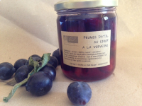 A table-prunes/verveine au sirop