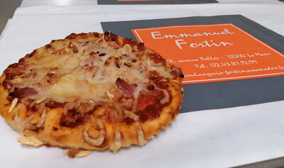 Pizza jambon et lardons  1 personne