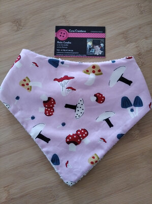 Bavoir bandana ( champignon rose )