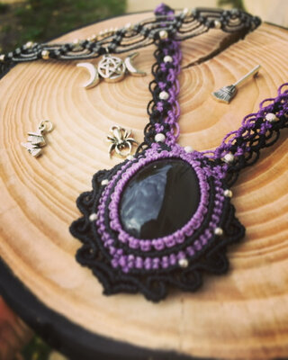 Collier claire obscure