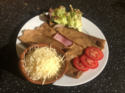 Galette jambon fromage