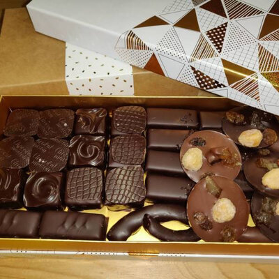 Boîte de chocolats bio blanc 420 g
