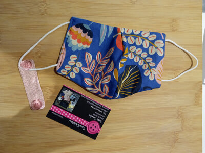 Attache masque rose pailleté