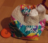 Petit sac à vrac fleuri avec filet