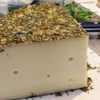 Tomme aux fleurs de foin