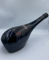 Vin aromatise a l'ail noir tarnais