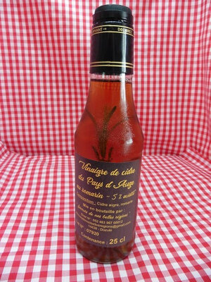 Vinaigre de cidre au romarin