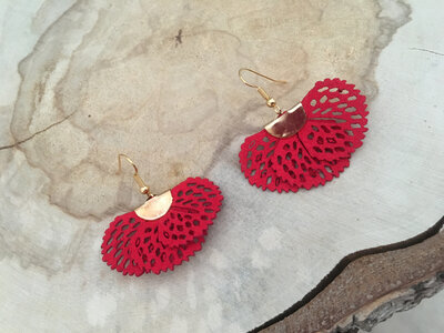 Boucles similicuir rouge