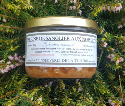 Terrine de sanglier aux noisettes