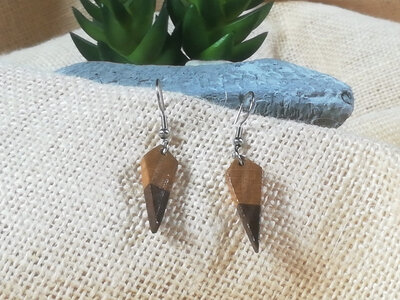Boucles d'oreilles triangles en bois de cytis