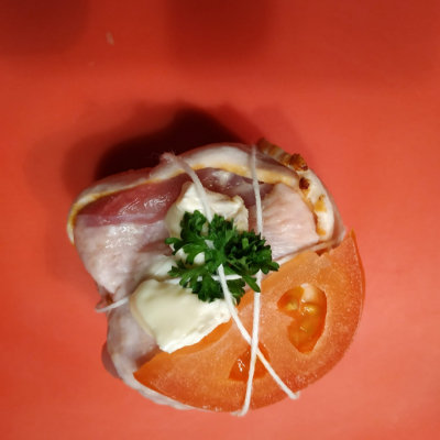 Roti de poulet farci camembert