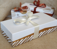 Boîte de chocolats bio blanc et or 420 g