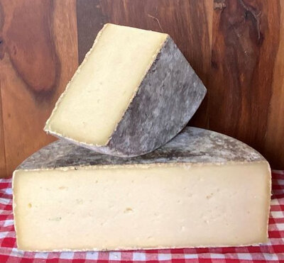 Tomme fermière au lait cru