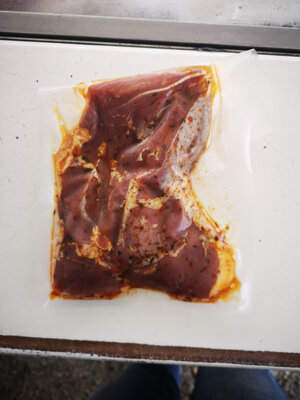 Cuisse de pintade désossée marinée barbecue