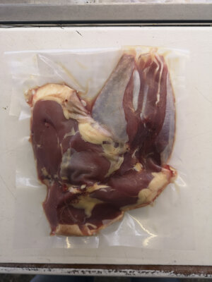 Cuisse de pintade désossée