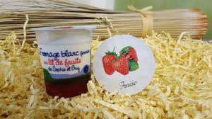 4 fromages blancs sur lit de fraise