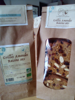 Grillés amandes raisins secs
