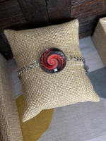 Bracelet cabochon spirale rouge et noire