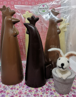 Paques poule longue noir garnie de fritures