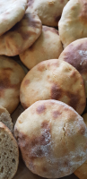 2 pains pita sans levain ni levure