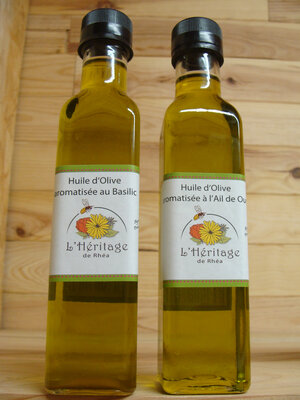 Huile d 'olive aromatisée à l'ail des ours