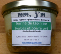 Terrine de lapin aux herbes et poivre vert